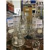 Image 2 : 10 ASSORTED SIZED LABORATORY GLASS BEAKERS & CYLINDERS.