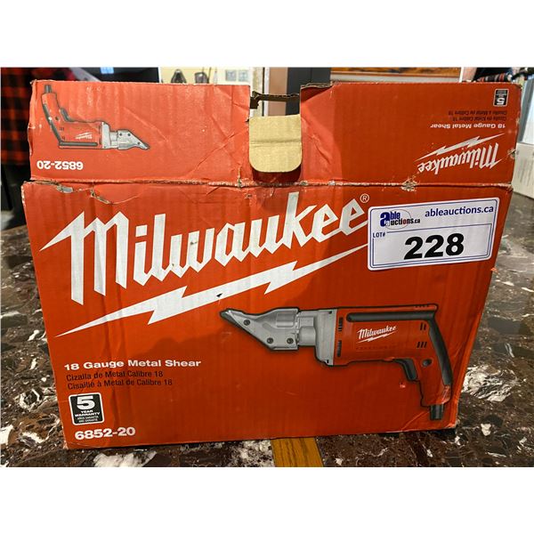 MILWAUKEE 18 GAUGE METAL SHEAR