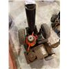 Image 2 : 3 HEAVY DUTY HYDRAULIC JACKS INCLUDING 20T  & 50T