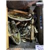 Image 3 : PALLET OF VARIOUS PARTS, TOOLS & CHAINS