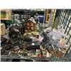 Image 3 : ASSORTED CHRISTMAS DECOR & MORE