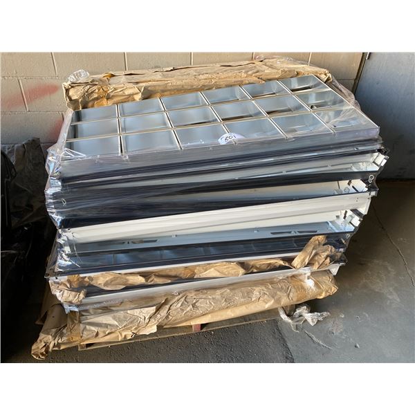 PALLET OF LIGHTING HOUSING