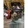 Image 1 : 3 JACKS & BIN OF ASSORTED TOOLS