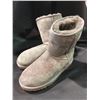 Image 1 : UGGS SIZE 7
