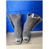 Image 2 : UGG BOOTS SIZE 7