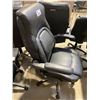 Image 2 : ROLLING ADJUSTABLE OFFICE CHAIR