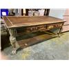 Image 2 : 2 DRAWER COFFEE TABLE MISSING 1 HANDLE