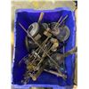 Image 2 : ASSORTED GARDEN AND KITCHEN WARE
