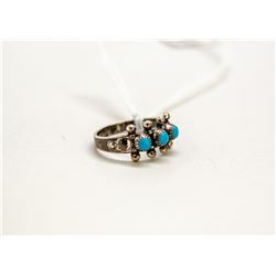 STERLING SILVER AND TURQUOISE RING SIZE 3.75