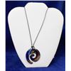 Image 1 : BLOWN GLASS SWIRL NECKLACE