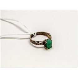 ORNATE SILVER RING WITH GREEN CENTER STONE