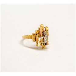 10K GOLD DESIGNER RING WITH DIAMONDS SIZE 3