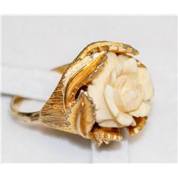 VINTAGE GOLD TONE RING WITH LARGE FLOWER CENTRE
