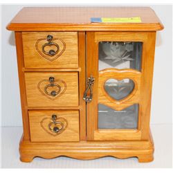 SMALL VINTAGE WOODEN 3 DRAWER JEWELLERY BOX