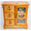 Image 1 : SMALL VINTAGE WOODEN 3 DRAWER JEWELLERY BOX