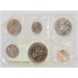1975 CANADA MINT COIN SET WITH DOLLAR AND MORE