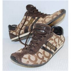 PAIR OF VINTAGE LADIES COACH SHOES SIZE 7