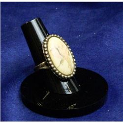 VINTAGE SILVER RING WITH FLOWER SCRIMSHAW