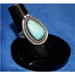 925 SILVER RING WITH TURQUOISE CENTRE STONE SIZE 7