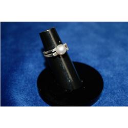 STERLING SILVER RING WITH PEARL SIZE 4.5