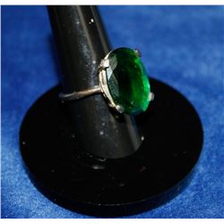 SILVER RING WITH LARGE GREEN STONE SIZE 7