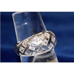 STERLING SILVER RING WITH CUBICS SIZE 8