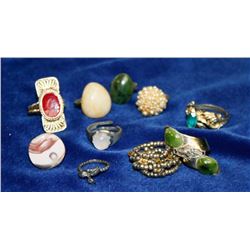 10 ASSORTED VINTAGE RINGS