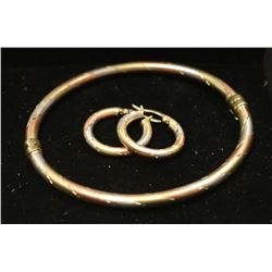 10K TRI GOLD BANGLE WITH EARRINGS 8G