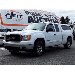 G4 --  2007 GMC SIERRA EXT CAB 4X4 , White , 226085  KM's