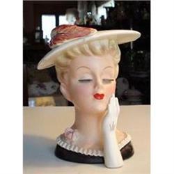 GRACE & ELEGANCE - LADY HEAD VASE #1504441