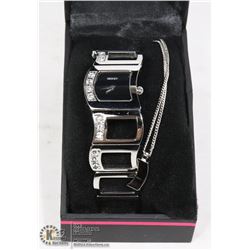 SEKSY WATCH & NECKLACE SET