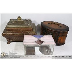 FLAT WITH 3 DECORATIVE SMALL STORAGE