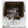Image 1 : BASKET WITH ASSORTED CRYSTALWARES