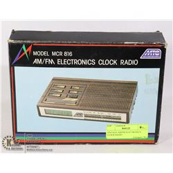 VINTAGE AM/FM ELECTRONICS CLOCK RADIO
