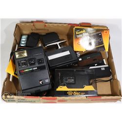 FLAT OF VINTAGE CAMERAS INCLUDING KODAK AND