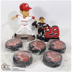 FLAT WITH SPORTS COLLECTIBLES