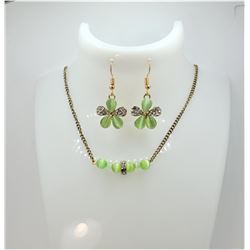 17)  GREEN CAT'S EYE FLOWER DROP EARRINGS