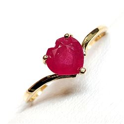 10K YELLOW GOLD RUBY(0.95CT) INTENSE RED HEART