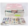 Image 1 : BOX WITH ASSORTED SPORTS CARDS
