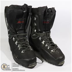 MEN'S NORDICA SKI BOOTS