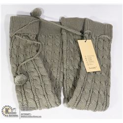 PAIR OF SWTDDY LEG WARMERS