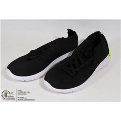 US SIZE 7.5 RUNNING SHOES