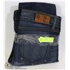 Image 1 : 2 PAIRS OF BLUE BLOOD 27/34 BLUE JEANS