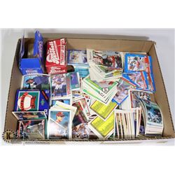 LARGE LOT OF ASSORTED BASEBALL CARDS