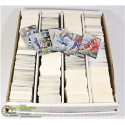 FLAT WITH LARGE LOT OF ASSORTED HOCKEY CARDS