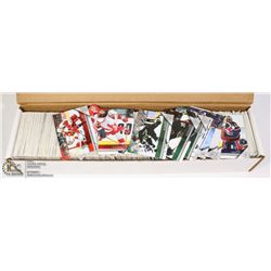 BOX OF VARIOUS HOCKEY AND BASEBALL CARDS