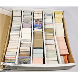 FLAT OF ASSORTED BASEBALL CARDS