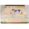 Image 1 : FLAT WITH LARGE LOT OF ASSORTED HOCKEY CARDS