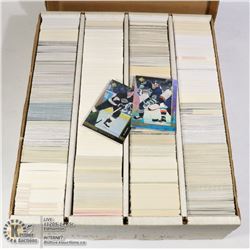 FLAT WITH LARGE LOT OF ASSORTED HOCKEY CARDS