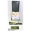 Image 1 : METAL BOX OF CANADA POSTCARDS